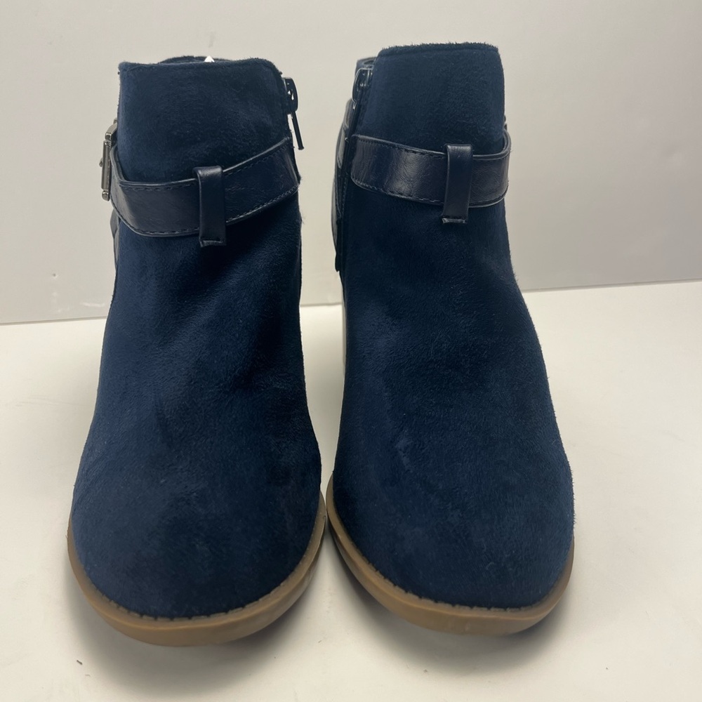 Shoedazzle Althea Navy Blue Faux Suede Stacked Heel Ankle Bootie Buckle Size 6.5
